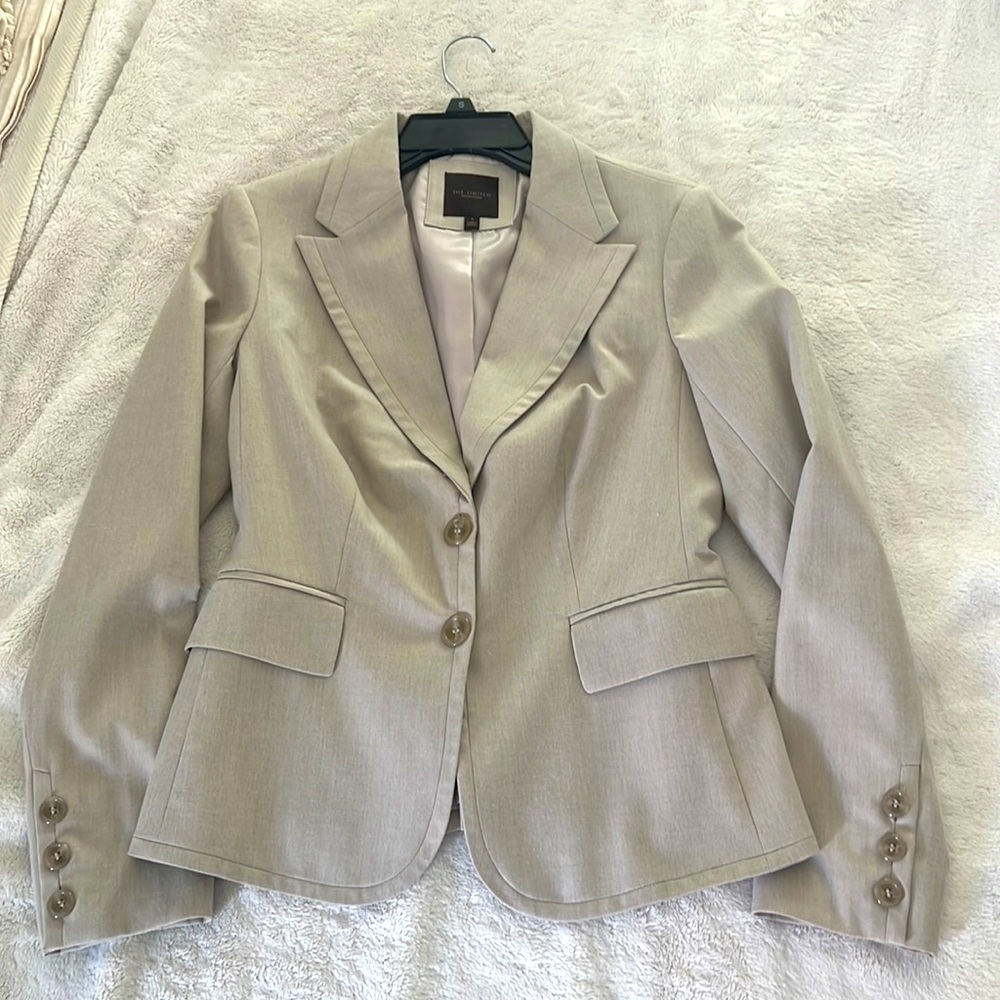 The Limited Drew Fit Colllection Suit